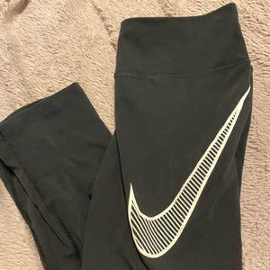 Nike capri leggings